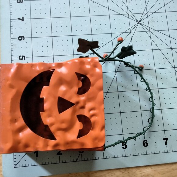 Metal Jack O Lantern Candle Holder Handle Leaf Accents Halloween Decor - Picture 6 of 8